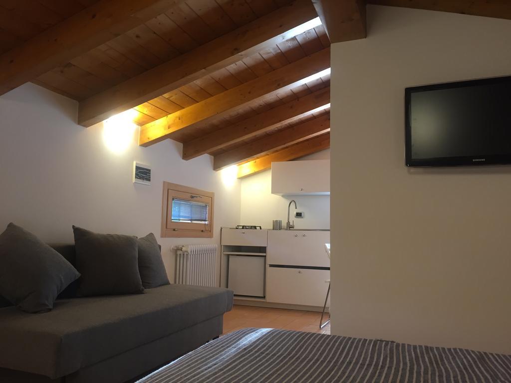 B&B Nido Sui Laghi San Donnino della Nizzola Exterior foto